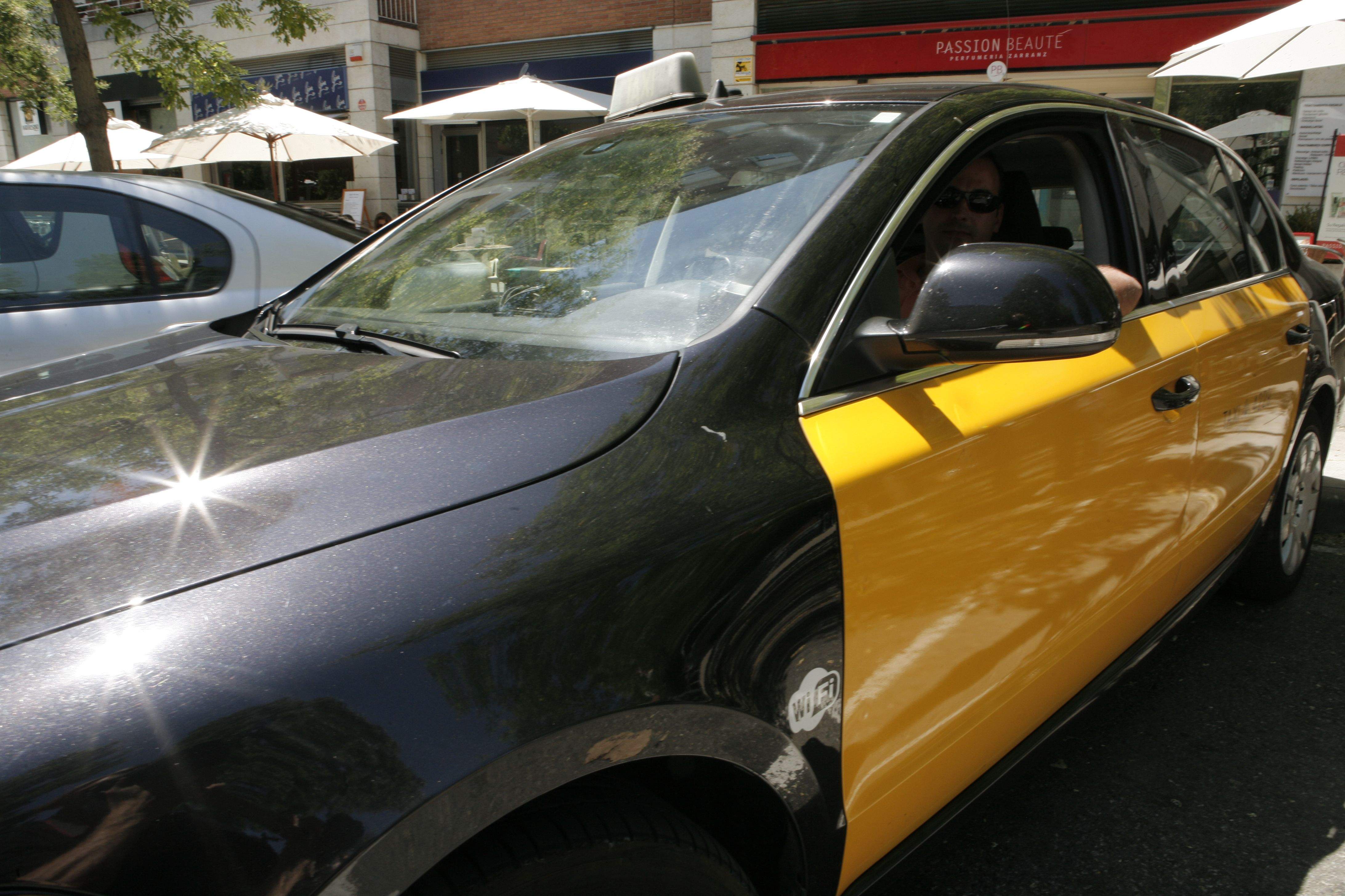 Un dels vehicles de Radio Taxi Sant Cugat. FOTO: Artur Ribera