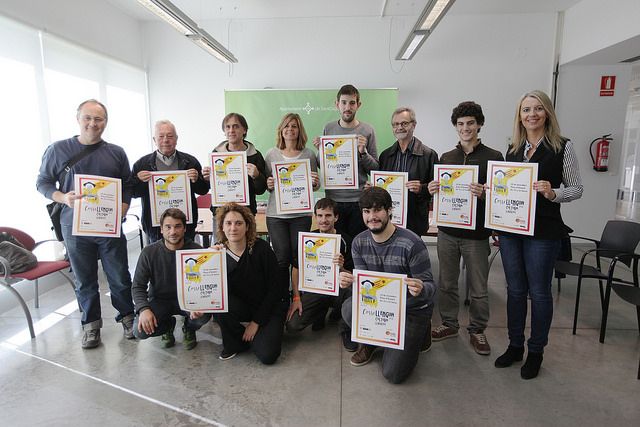 Foto de família de les entitats que col·laboren en la iniciativa FOTO: Localpres