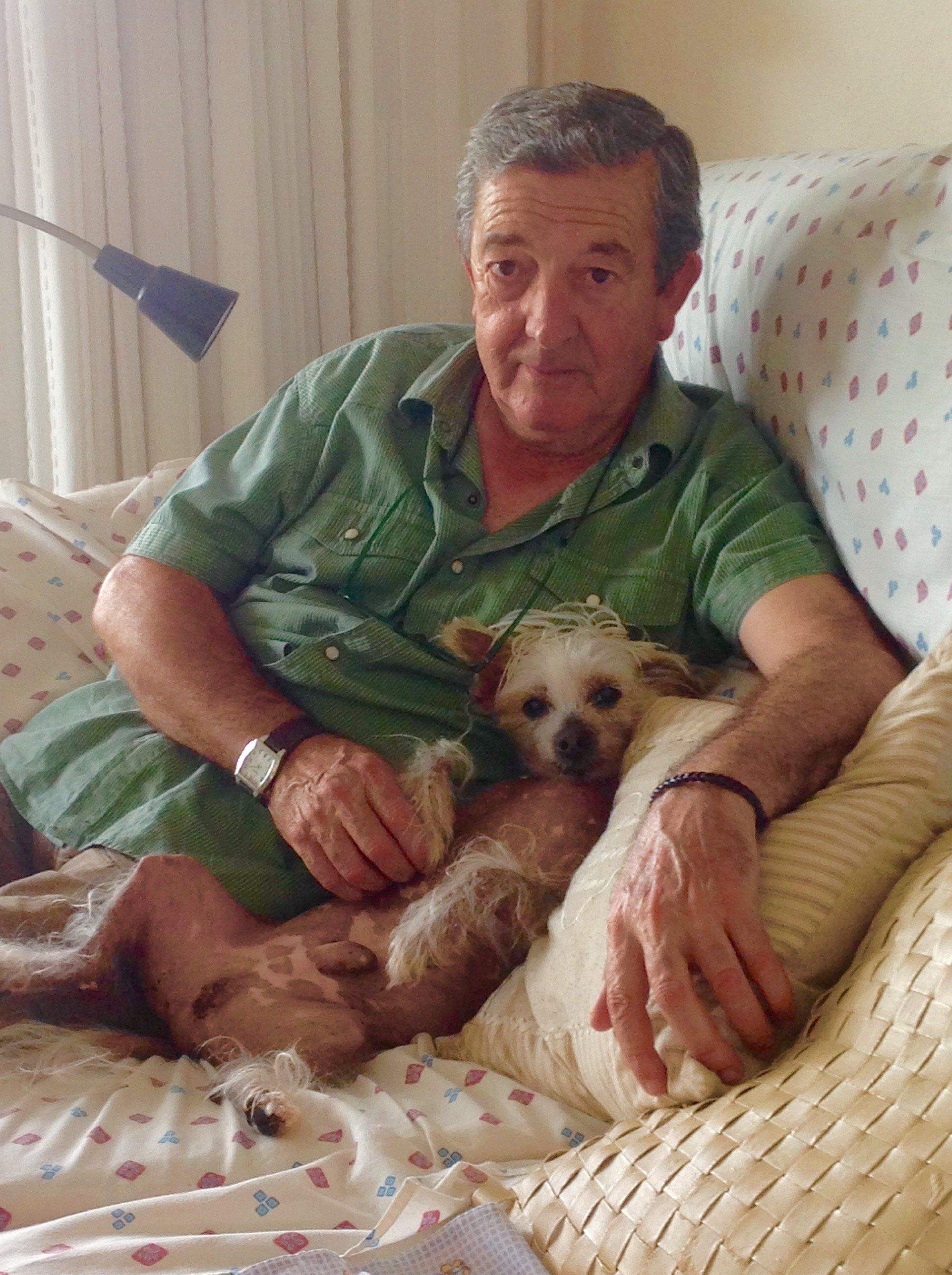 Ana María González Málaga. Quin dels dos és més feliç