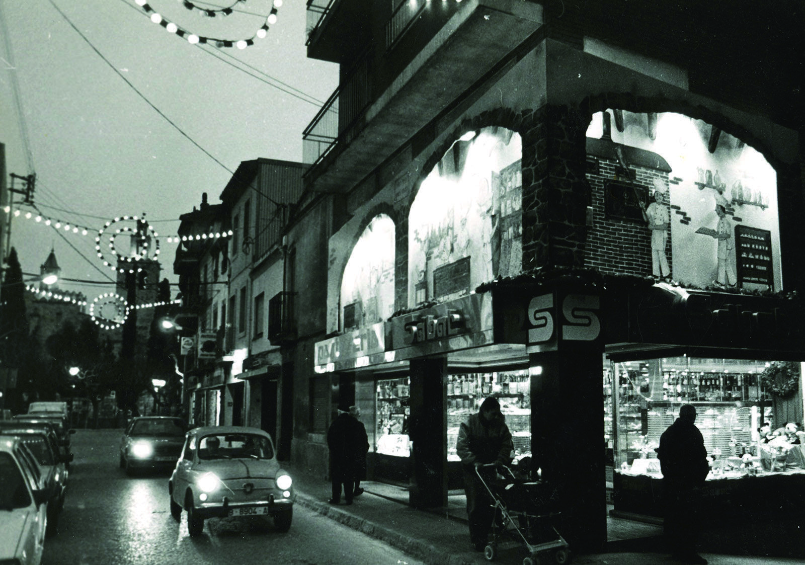 El carrer de Santiago Rusiñol il·luminat el Nadal de 1991 FOTO: Arxiu