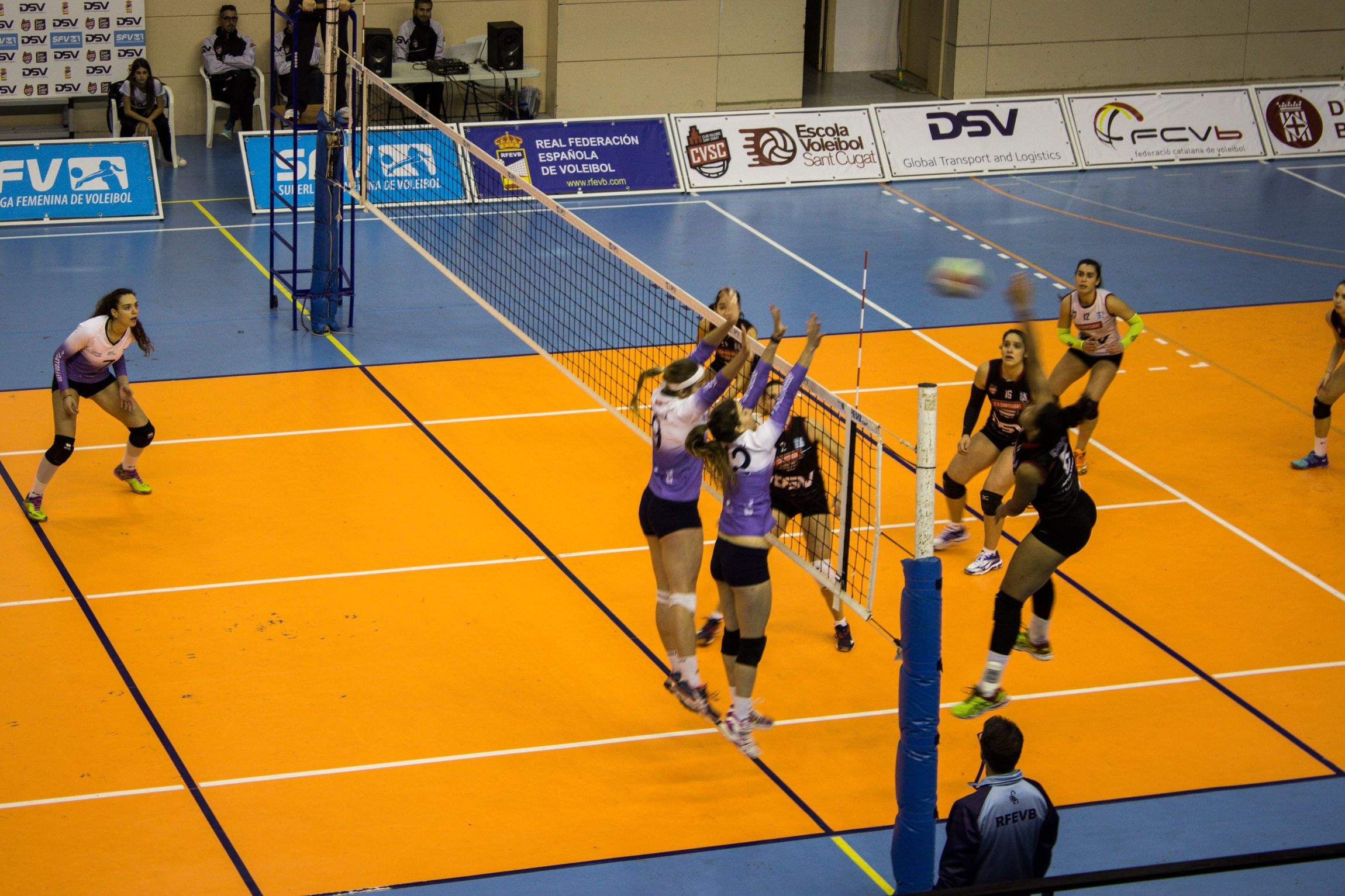 El DSV CV Sant Cugat ha guanyat el Feel Volley Alcobendas, per 3 sets a 2. FOTO: Ale Gómez
