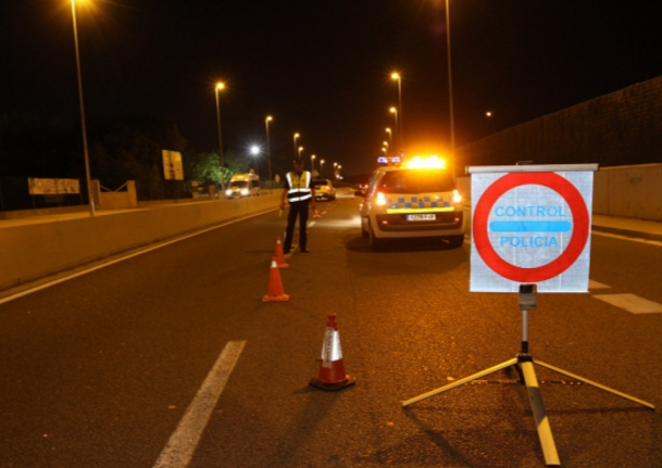 L'Ajuntament va decidir tancar el carrer de Can Solà per evitar el botellón i l'incivisme derivat d'aquest FOTO: Haidy Blanch  