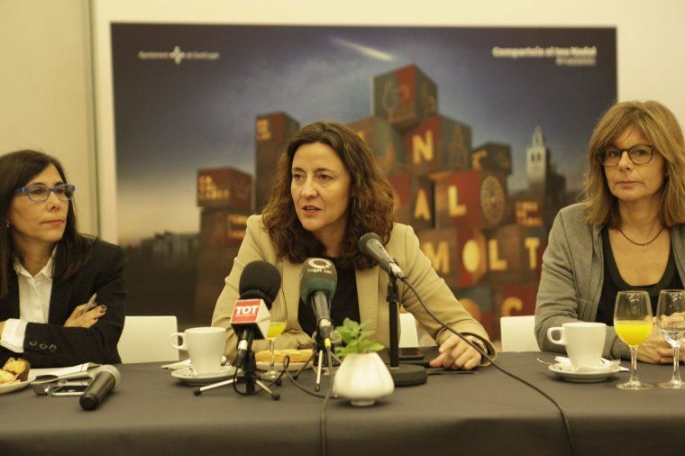 L'alcaldessa en el tradicional esmorzar de Nadal amb periodistes FOTO: Artur Ribera