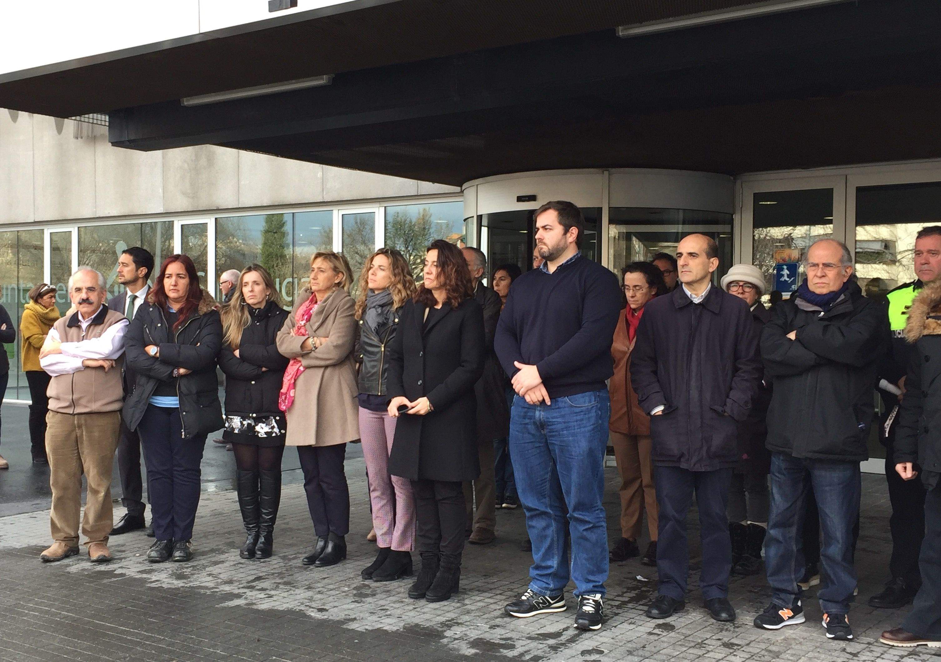 Minut de silenci a l'Ajuntament de Sant Cugat FOTO: Lala Aguilera