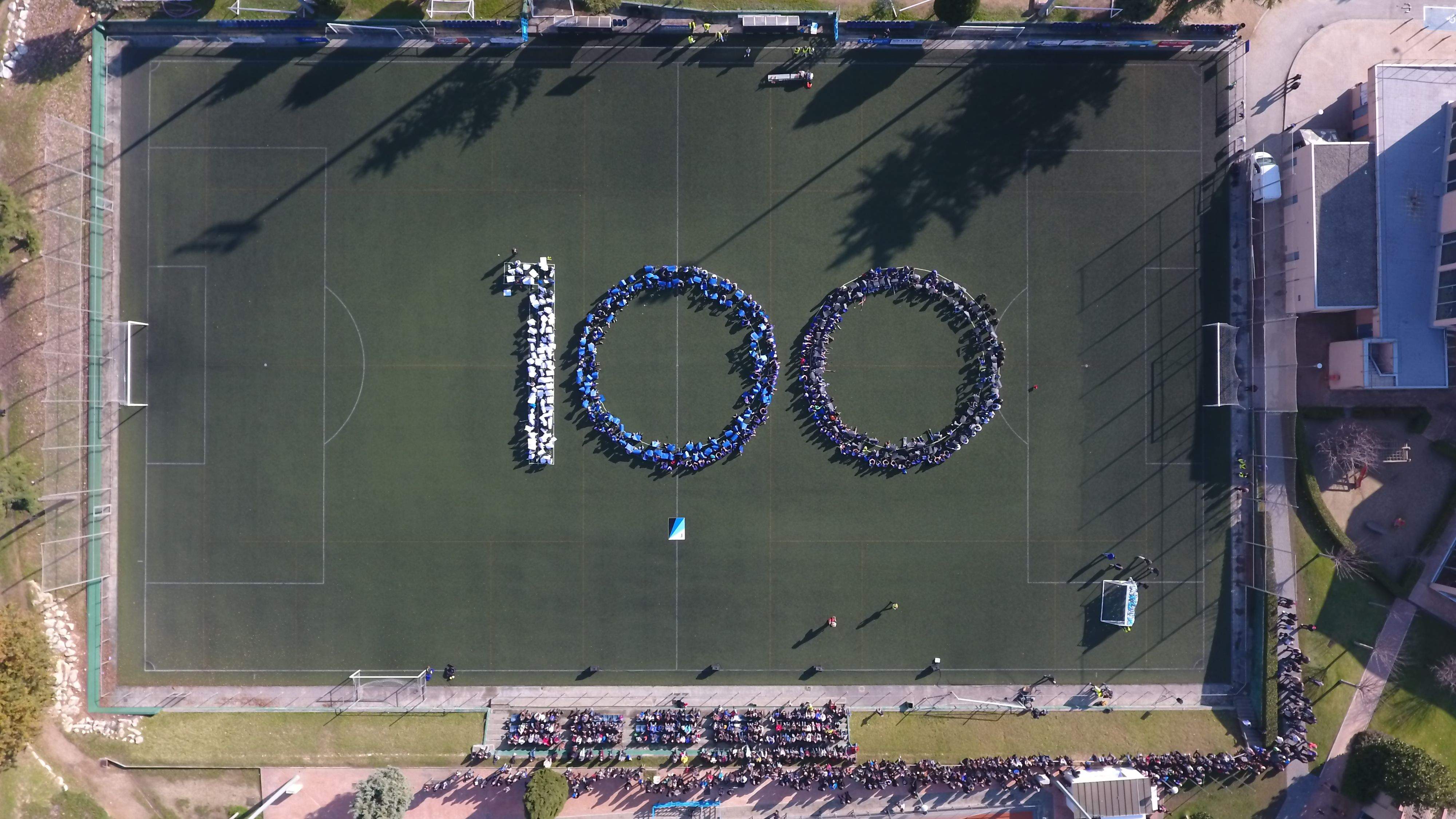 Foto aèria de la presentació de la samarreta. FOTO: Junior FC
