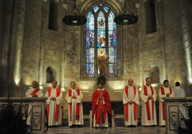 Una missa al Monestir de Sant Cugat. FOTO: Amanda Bernal