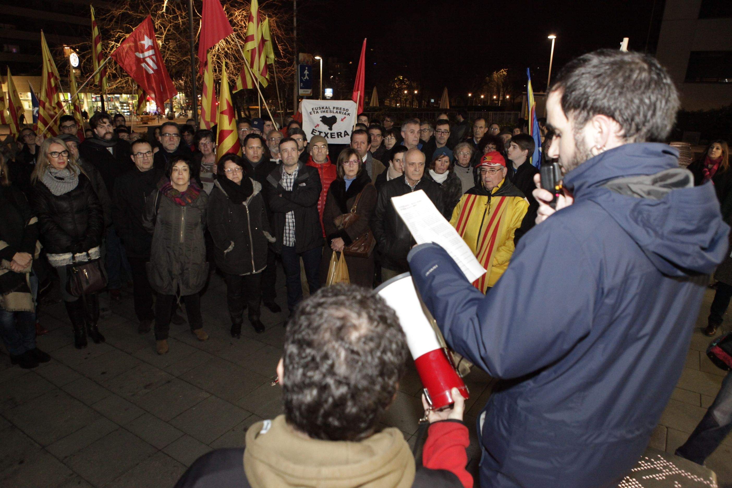 Unes 150 persones donen suport a Joan Coma  FOTO: Artur Ribera