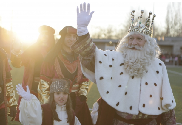 A Mira sol aterraran al camp de futbol FOTO: Artur Ribera