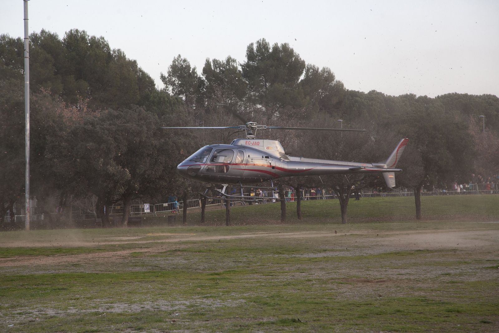 En helicòpter han arribat a Sant Cugat els Reis FOTO: Localpres
