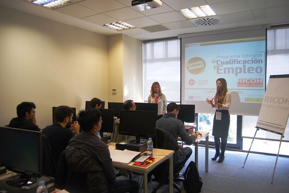 Ricoh Espanya incorpora programadors Junior a través del Pla de Garantia Juvenil de la Cambra de Terrassa FOTO: Cedida