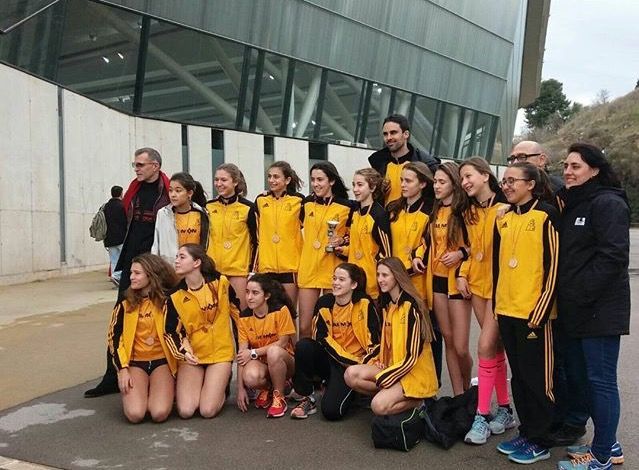 L'equip cadet femení del Club Muntanyenc Sant Cugat, tercer en el el Campionat de Catalunya de Clubs Cadet. FOTO: CMSC