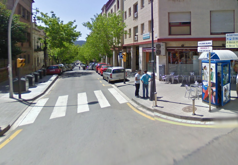 El Quiosc està ubicat a la cruïlla de la carretera de Cerdanyola amb l'avinguda de Torreblanca FOTO: Google maps