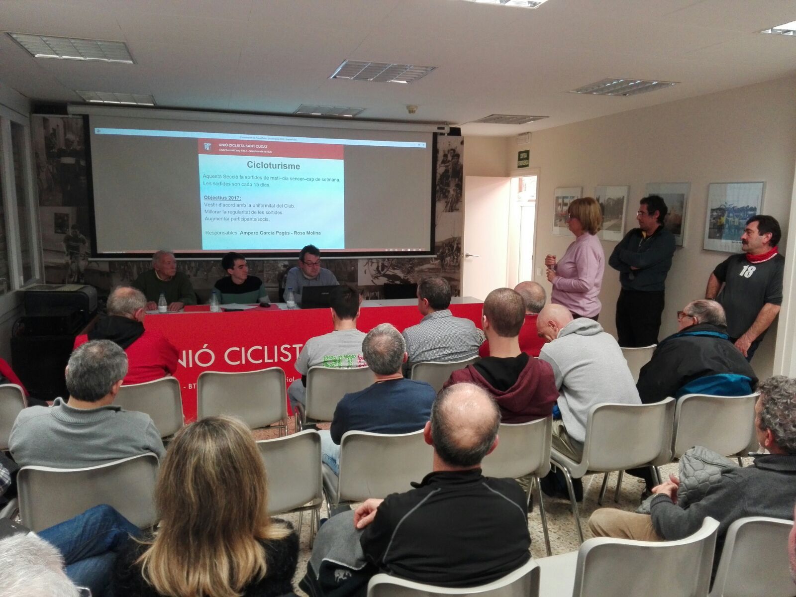 Siscu Company, Antonio Gregorio i Rafa Robledo, a l'assemblea de la Unió Ciclista Sant Cugat. FOTO: UCSC