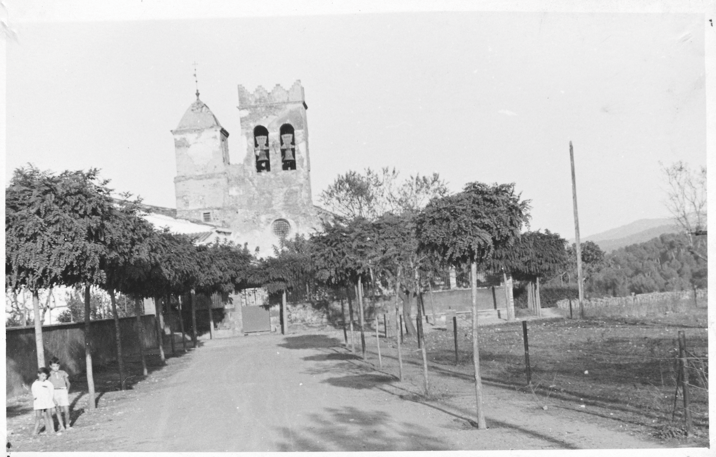 L’església de Sant Cebrià als anys 40  FOTO: Desconegut 