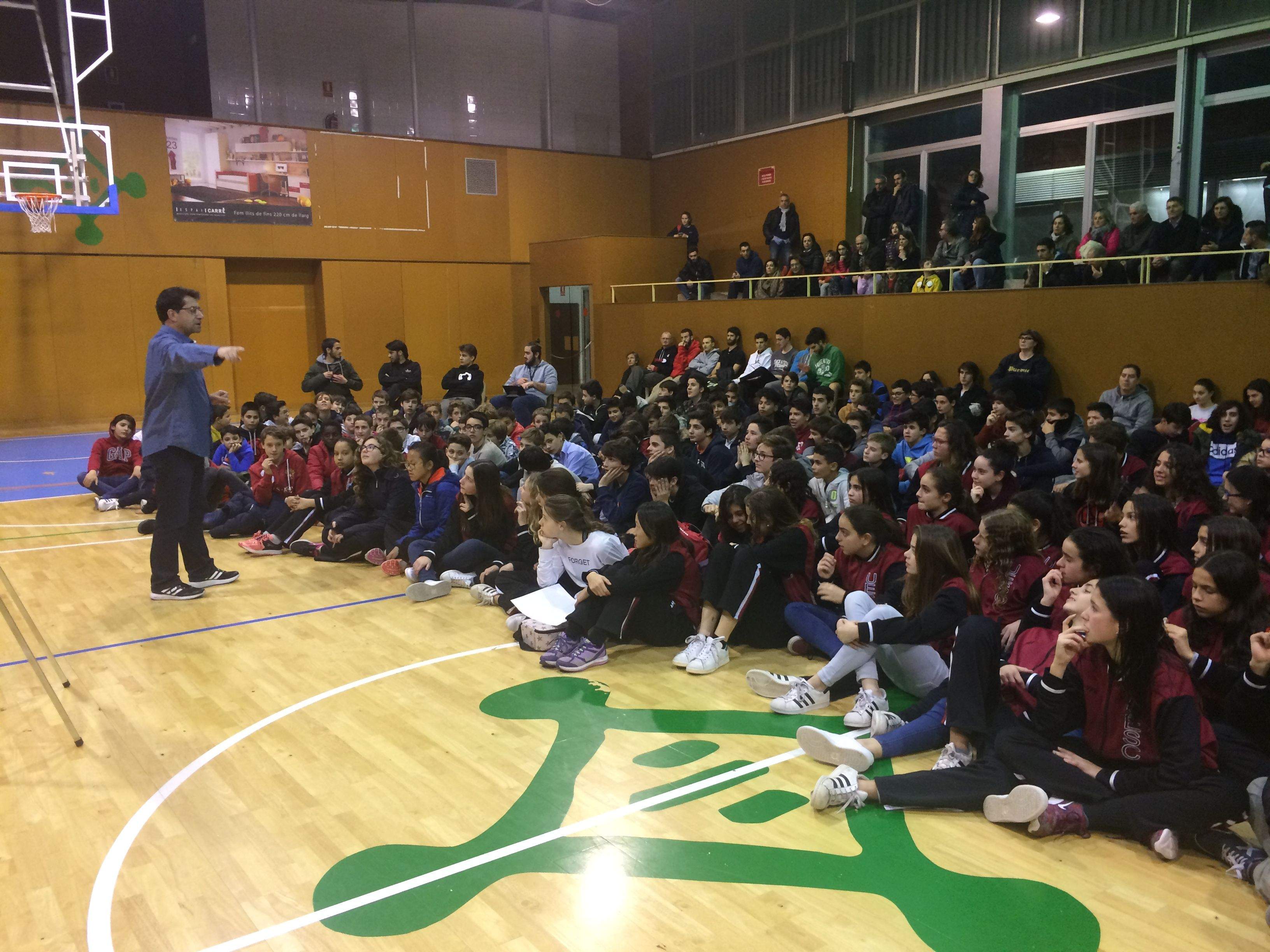 Pep Marí durant la xerrada. FOTO: À. L. P.