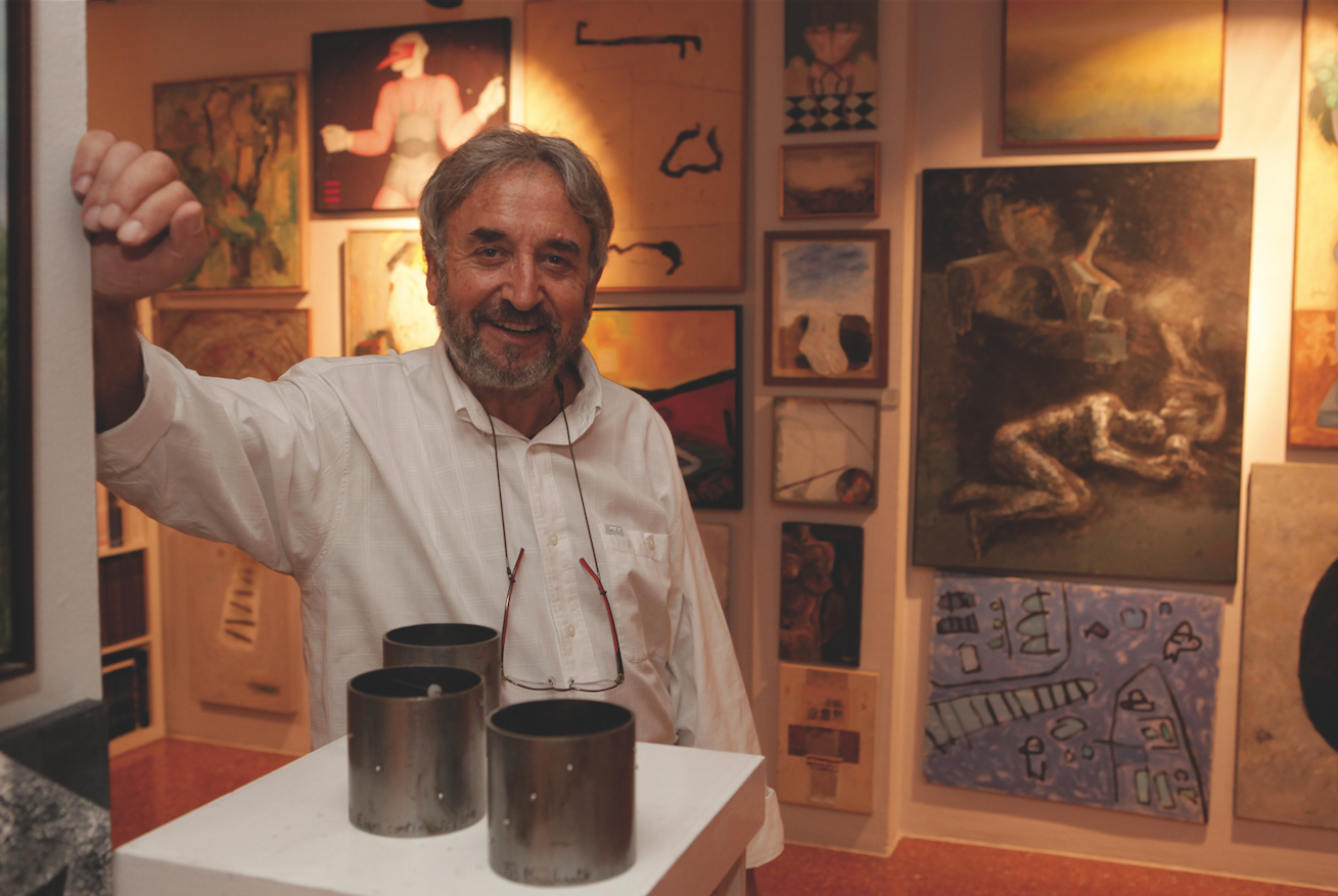 Josep Canals a la seva galeria de Sant Cugat FOTO: Artur Ribera