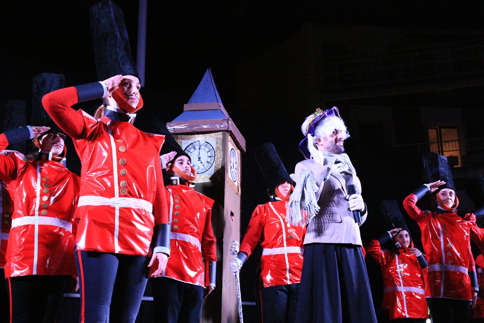 Una rua de comparses molt santcugatenca FOTO: Lali Álvarez