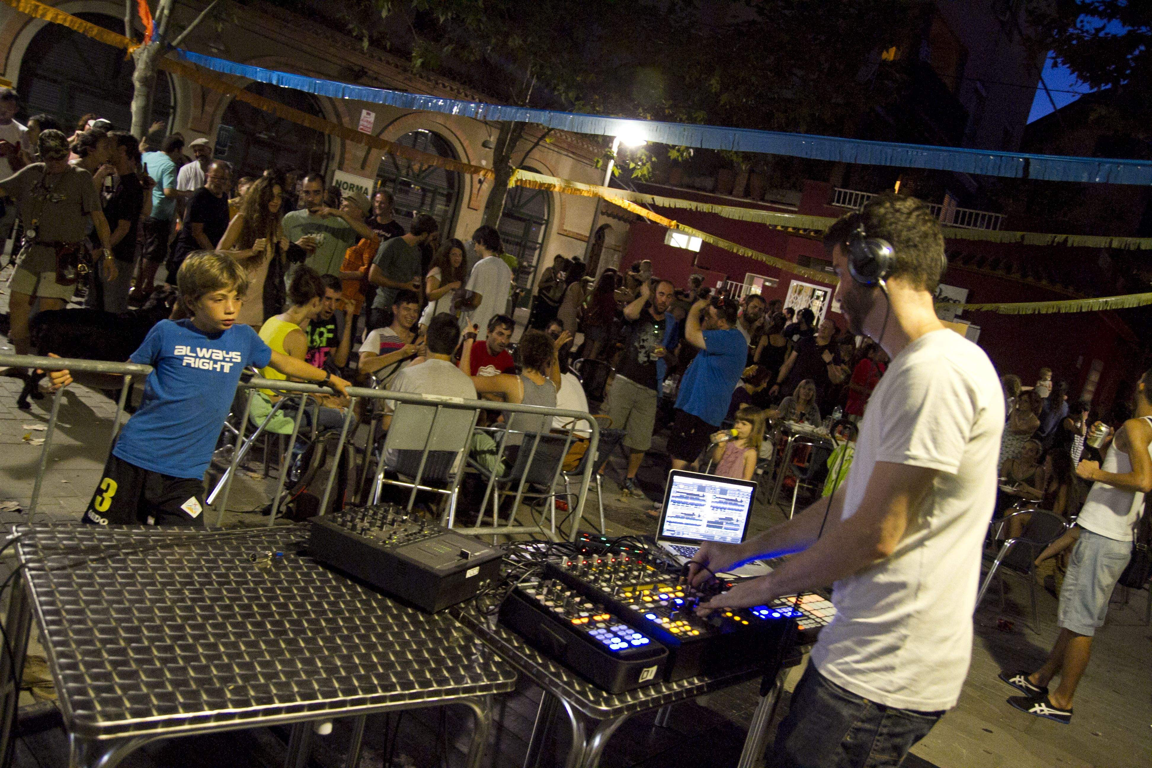 Un concert a l'estació de la Floresta FOTO: Estefania Bedmar