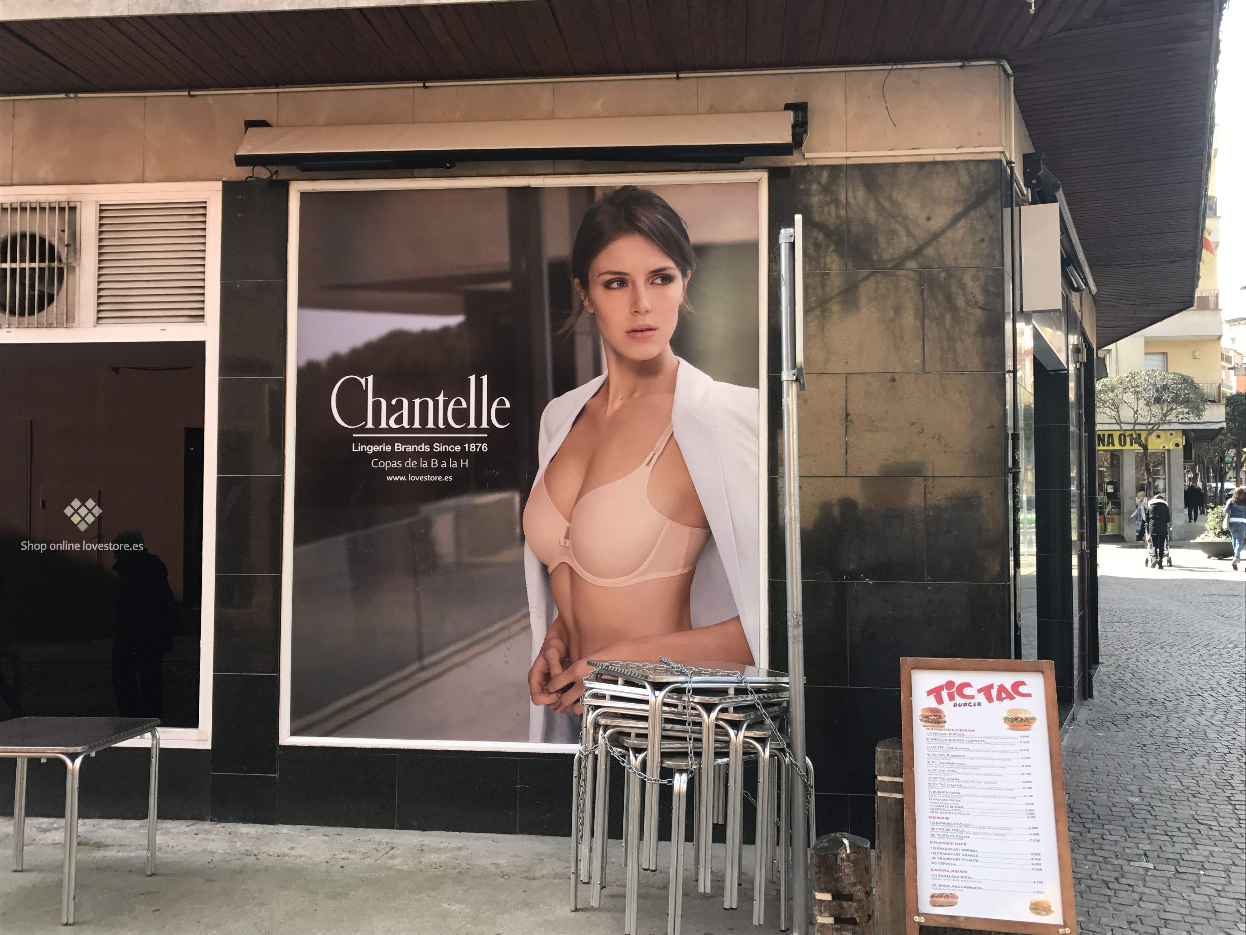 Un cartell publicitari de Sant Cugat que ha generat molta controvèrsia FOTO: Redacció