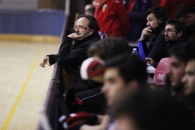 La temporada passada, la 2015-2016, Francesc Sucarrats era l'entrenador del sènior A masculí del Patí Hoquei Club Sant Cugat. FOTO: Lali Puig