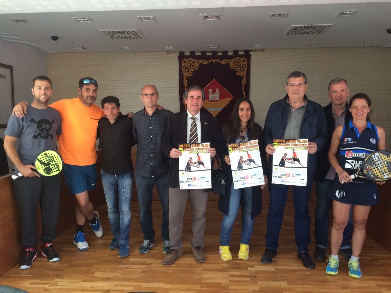 Ricky Martínez, Siscu Violeta, Ivan Alós, Roger Badia, Pere Hernández, Raquel Martínez, Josep Puig, Joan Carles Pradell i Paula Eyheraguibel. FOTO: À. L. P.