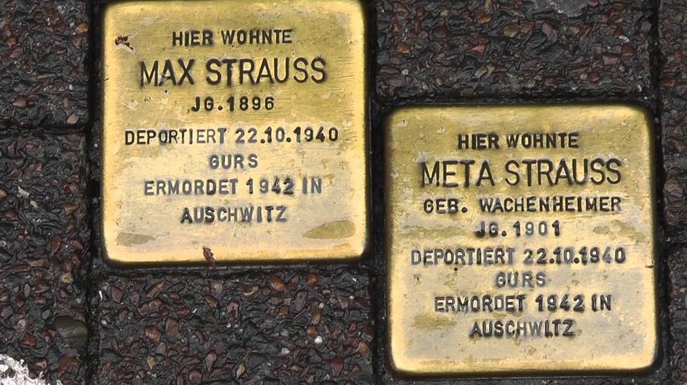 Sant Cugat va instal·lar tres Stolpersteine en memòria dels santcugatencs deportats. FOTO: Cedida