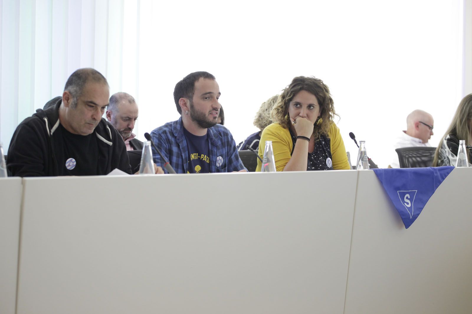 Els tres regidors que fins ara formaven el grup municipal de CUP-PC FOTO: Artur Ribera