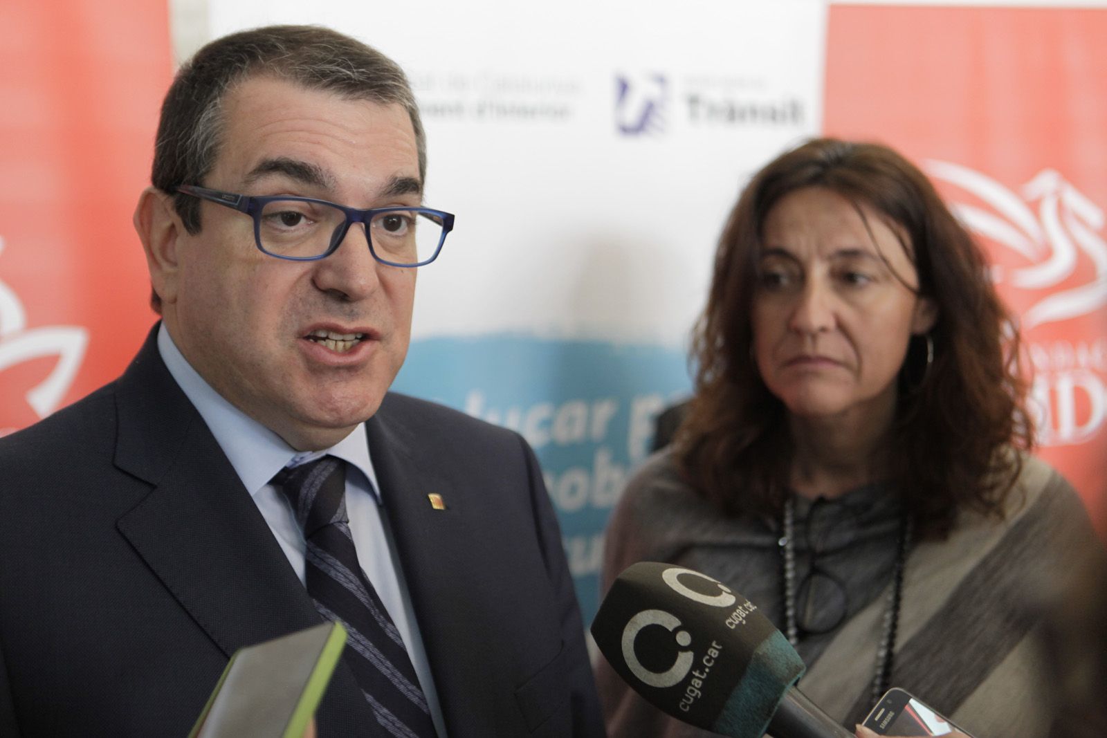 El conseller d'Interior, Jordi Jané, i l'alcaldessa, Mercè Conesa FOTO: Artur Ribera