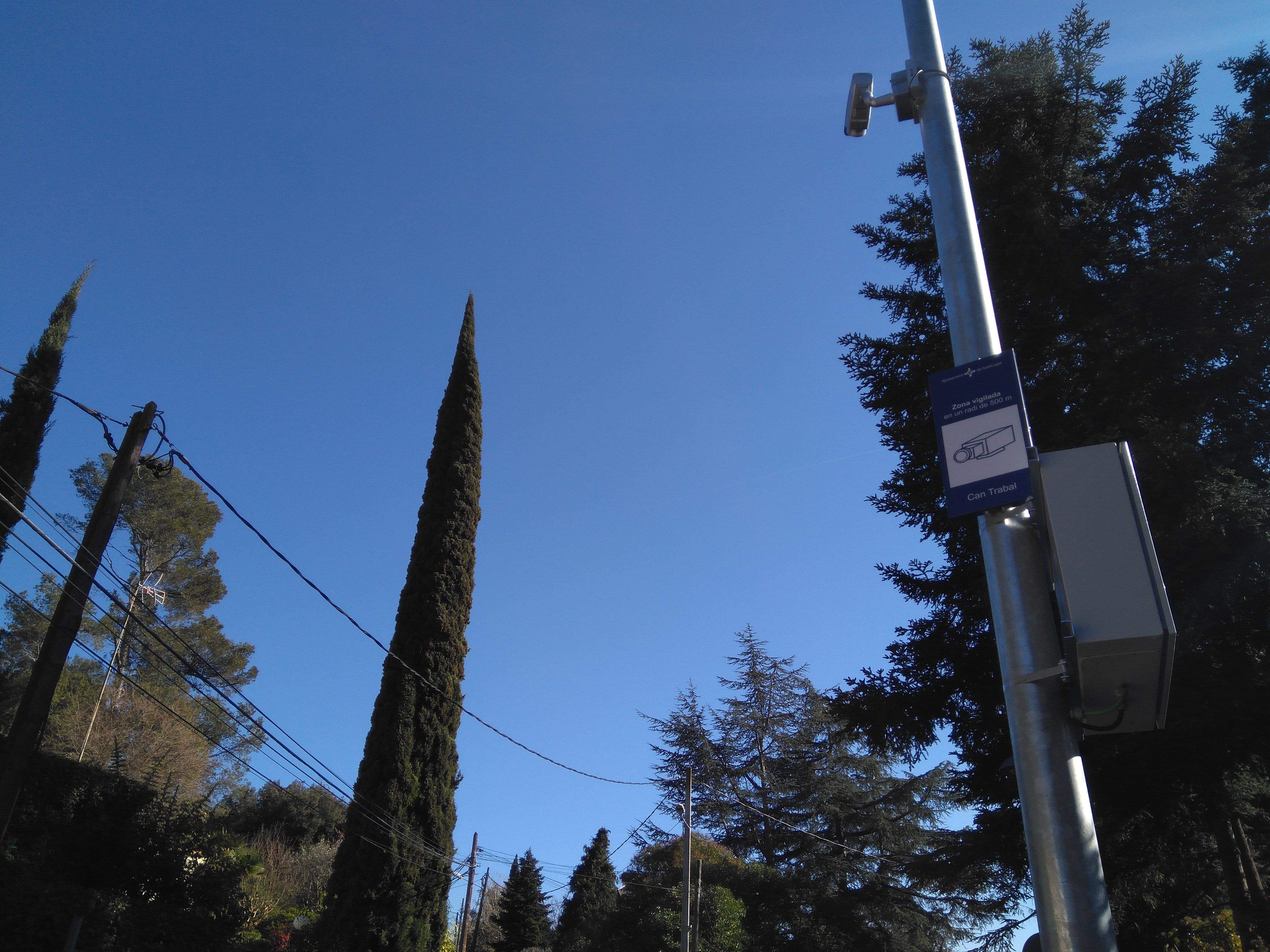 Una de les càmares instal·lades a Can Trabal, al carrer de Bisbe Morgades FOTO: TOT Sant Cugat