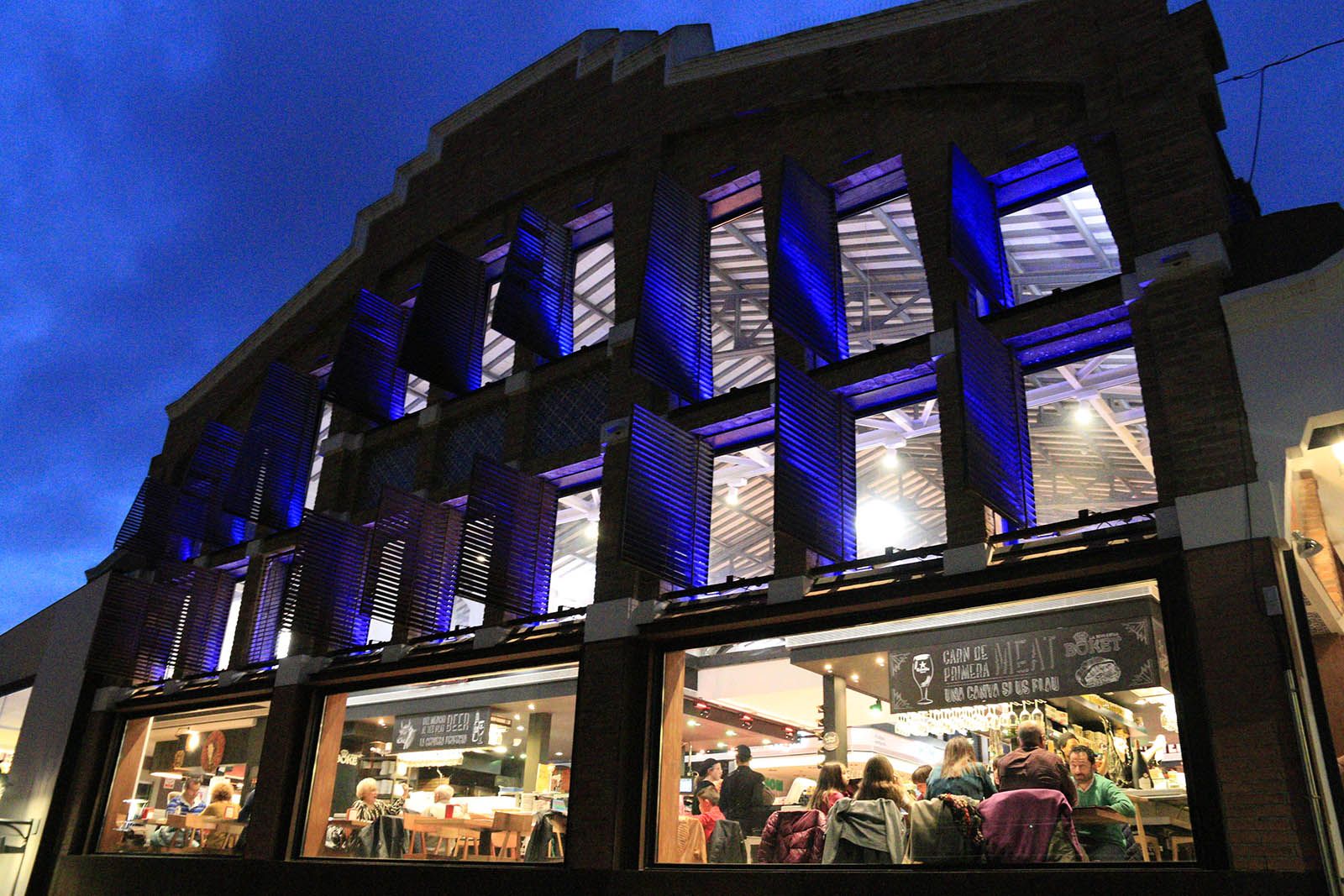 El Mercat Vell de Sant Cugat s'ha sumat al Dia Mundial de l'Autisme FOTO: Lali Álvarez