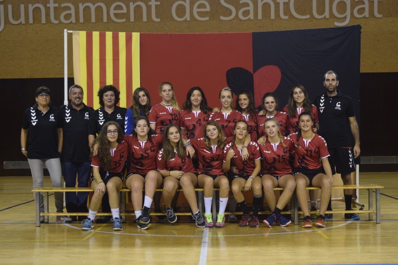 El cadet femení del Club Handbol Sant Cugat, campió de lliga. FOTO: CH Sant Cugat