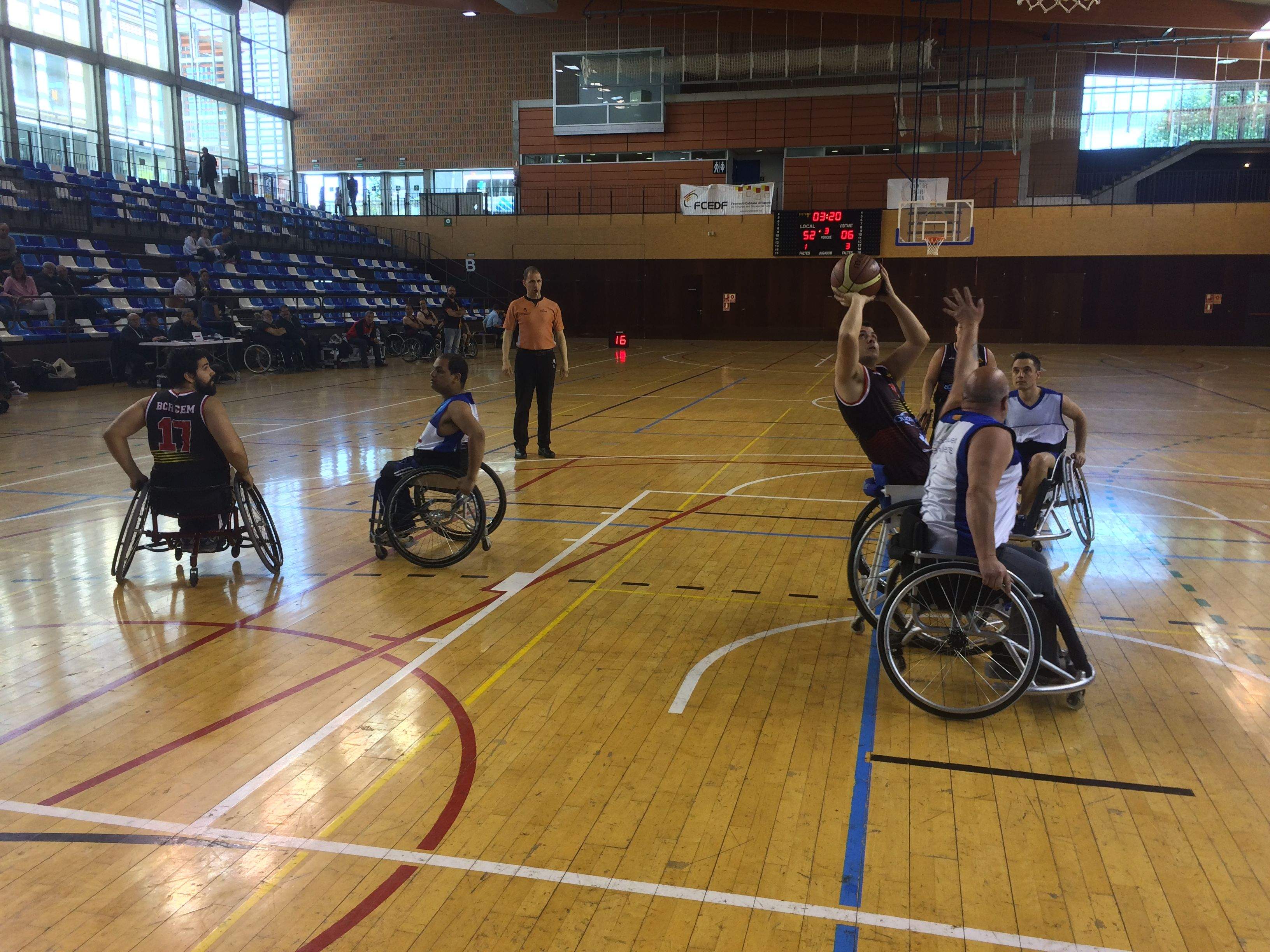 El BCR CEM L'Hospitalet ha guanyat, al Pavelló 3, la final de la Lliga Catalana de Bàsquet en Cadira de Rodes, al Club Bàsquet Granollers. FOTO: À. L. P.
