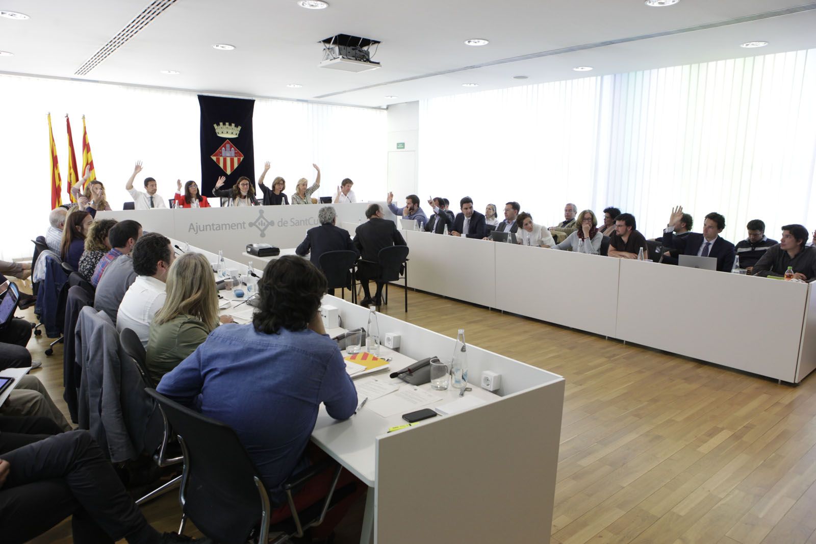 La moció es va aprovar amb l'esmena de l'equip de govern FOTO: Artur Ribera 