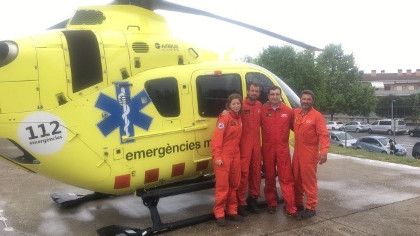 Norma, Rafael, David i Iñaki, infermera, metge pilot i comandant de l’helicòpter SEM. FOTO: SEM