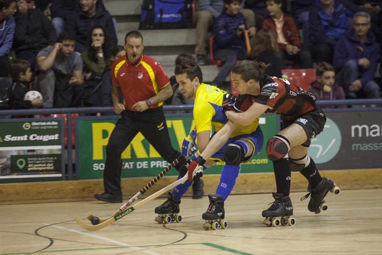 Xavi Serrallonga, en una acció del partit contra el CP Asturhockey. FOTO: Lali Puig