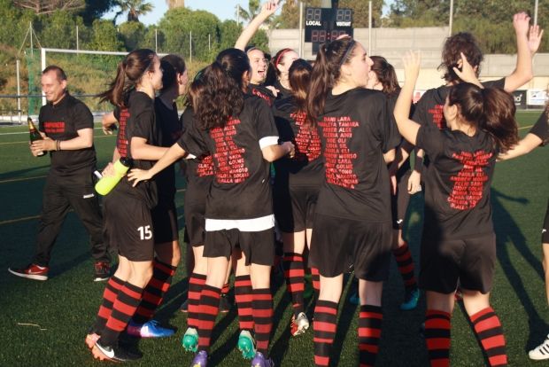 El Sant Cugat Esport FC ha celebrat l'ascens al camp del Santboià FC. FOTO: Àlex López Puig