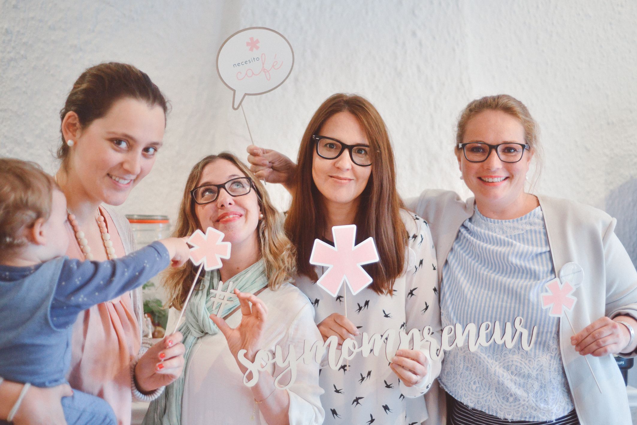 María Mendez, Gisela Soroka, Nuria Valiente i Paula Pellicer, les creadores de Mompreneur FOTO: Cedida