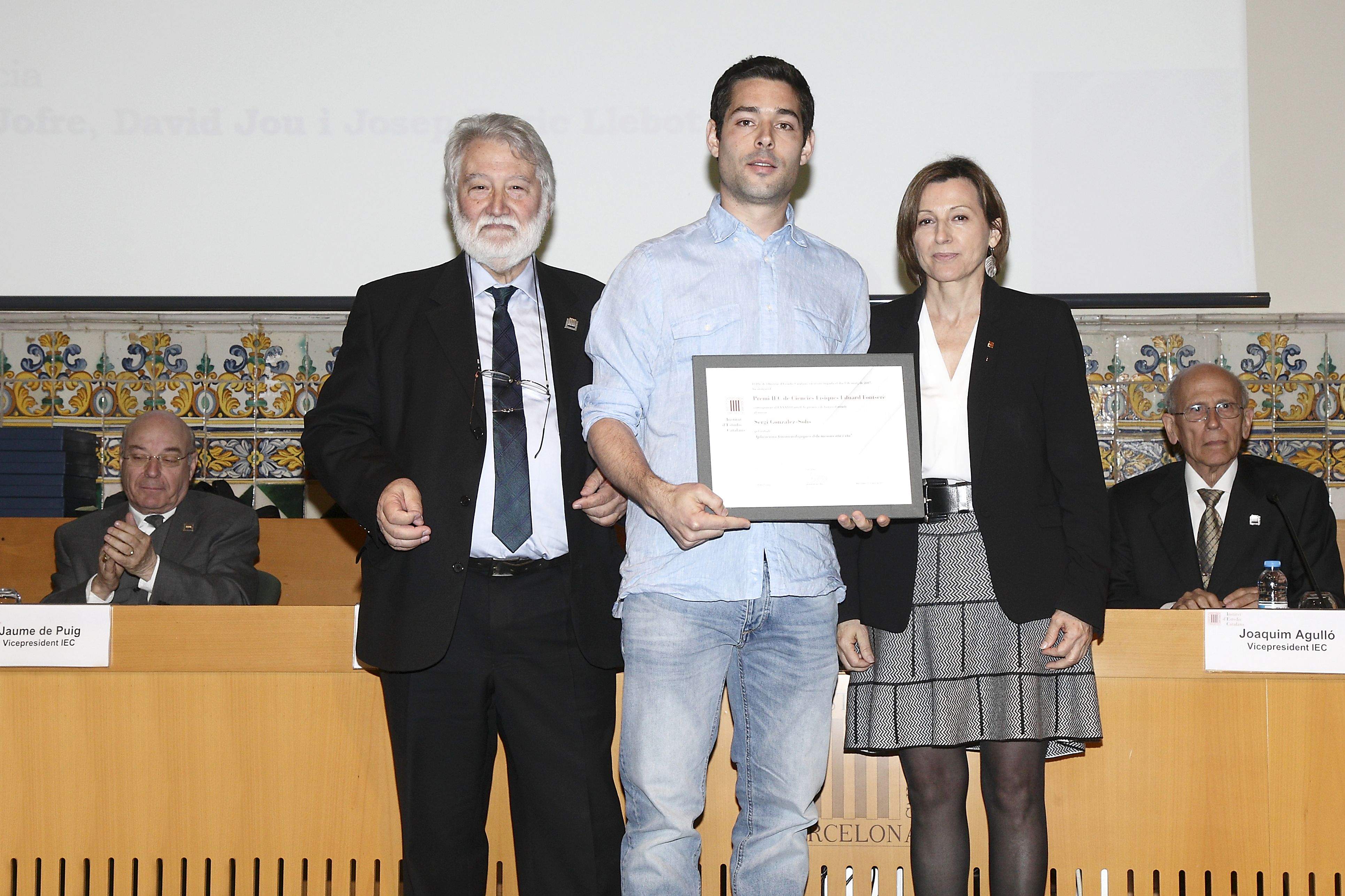 Sergi Gonzàlez-Solís de la Fuente recollint el guardó  FOTO: Cedida