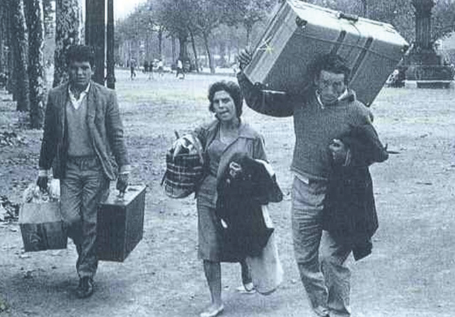 Imatge d'una família emigrant FOTO: Cedida 