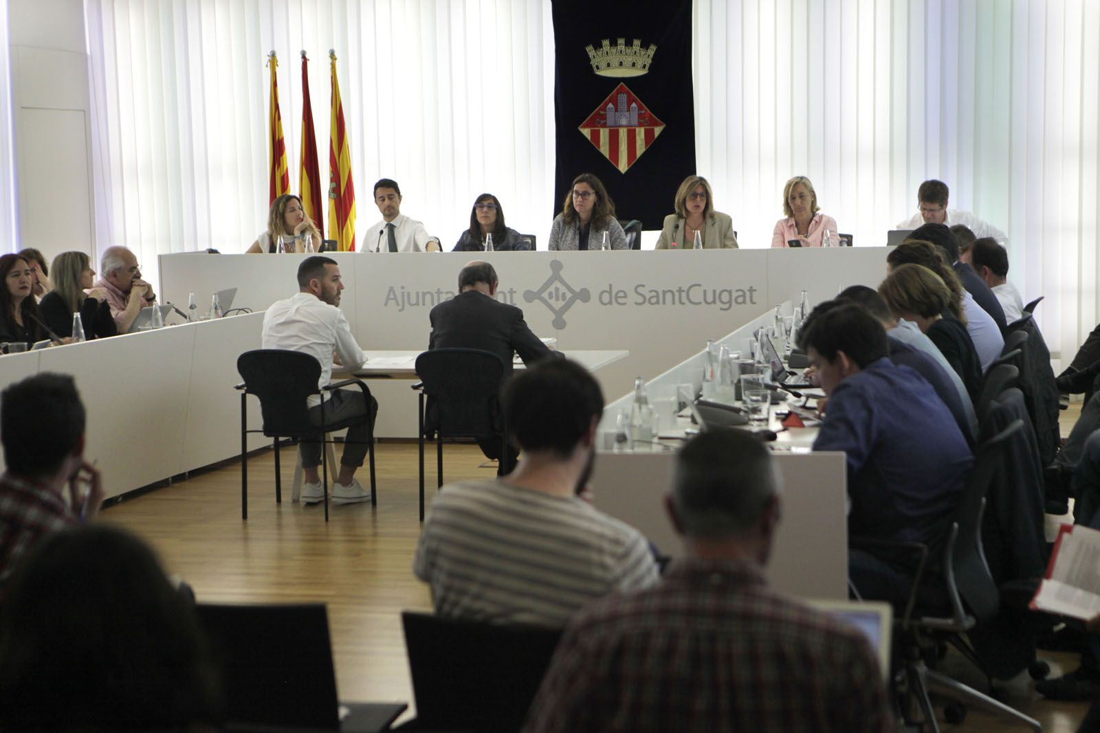 El ple municipal de Sant Cugat està format per 7 grups municipals i un regidor no adscrit FOTO: Artur Ribera 