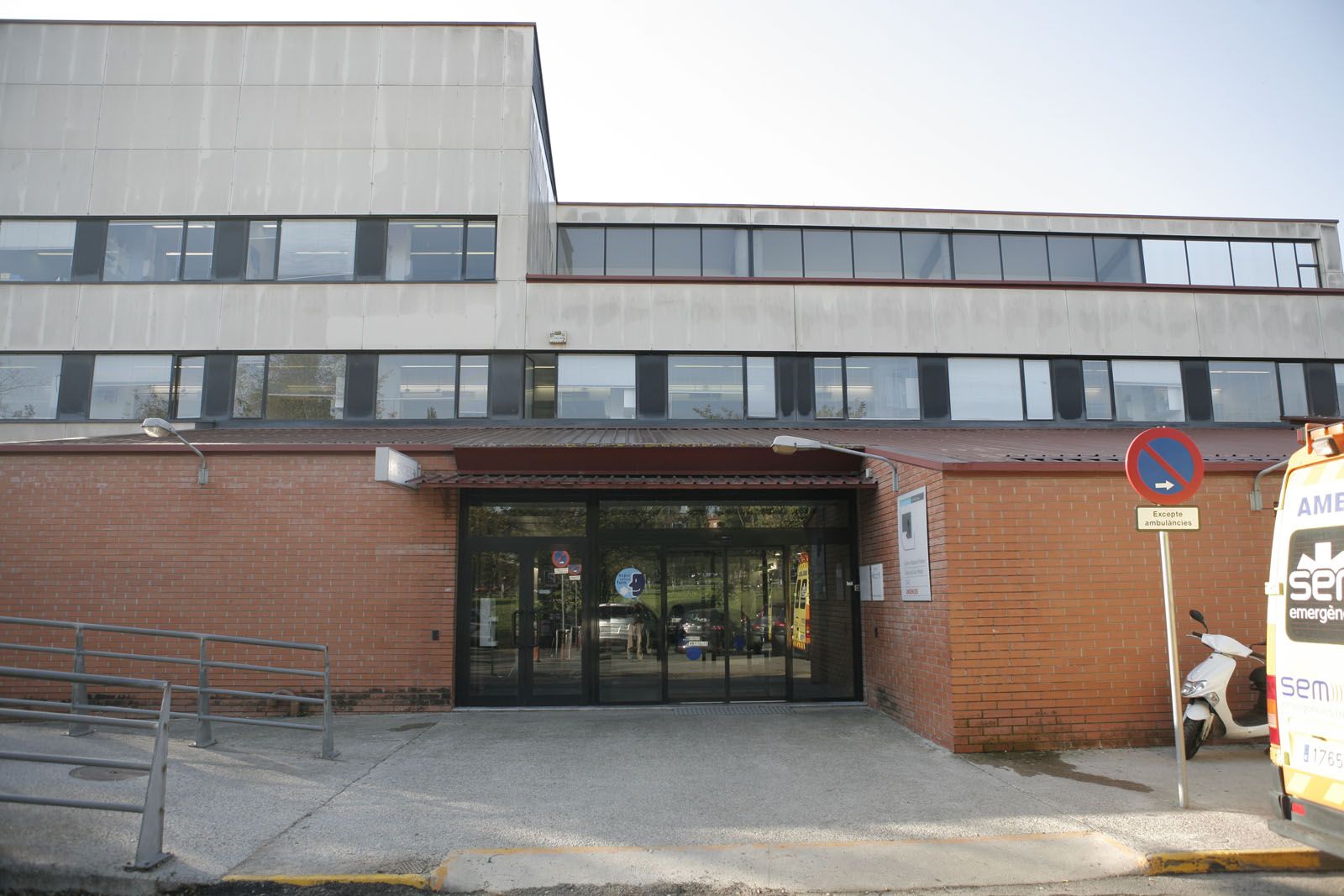 Entrada del CAP del carrer de la Mina per urgències. FOTO: A. Ribera