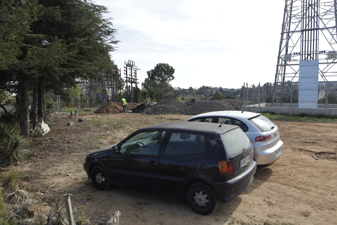 Aquest és l'espai del costat de Can Cadena on l'EMD de Valldoreix està fent un aparcament FOTO: Artur Ribera