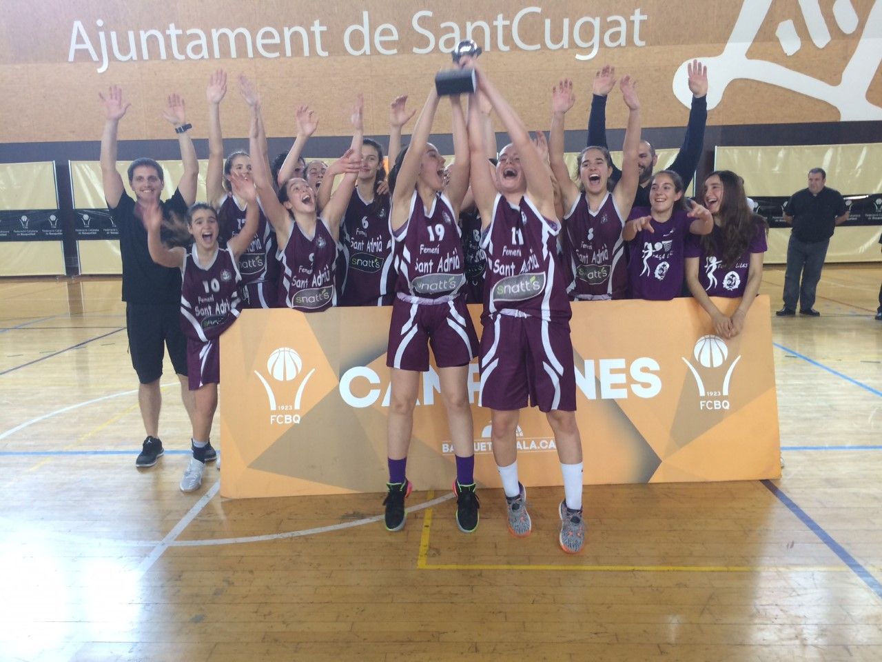 L'Snatt's Femení Sant Adrià, campió de Catalunya infantil femení a Sant Cugat. FOTO: Àlex López Puig