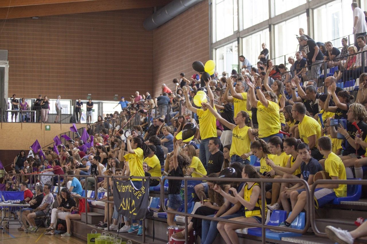 Les dues aficions en un Pavelló 3 ple d'aficionats d'ambdós equips. FOTO: Lali Puig