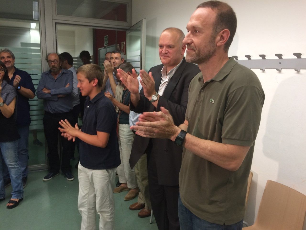 Vicenç Beltran, a la dreta de la imatge, i Lluís Trenchs, després de conèixer els resultats de les eleccions. FOTO: Àlex López Puig