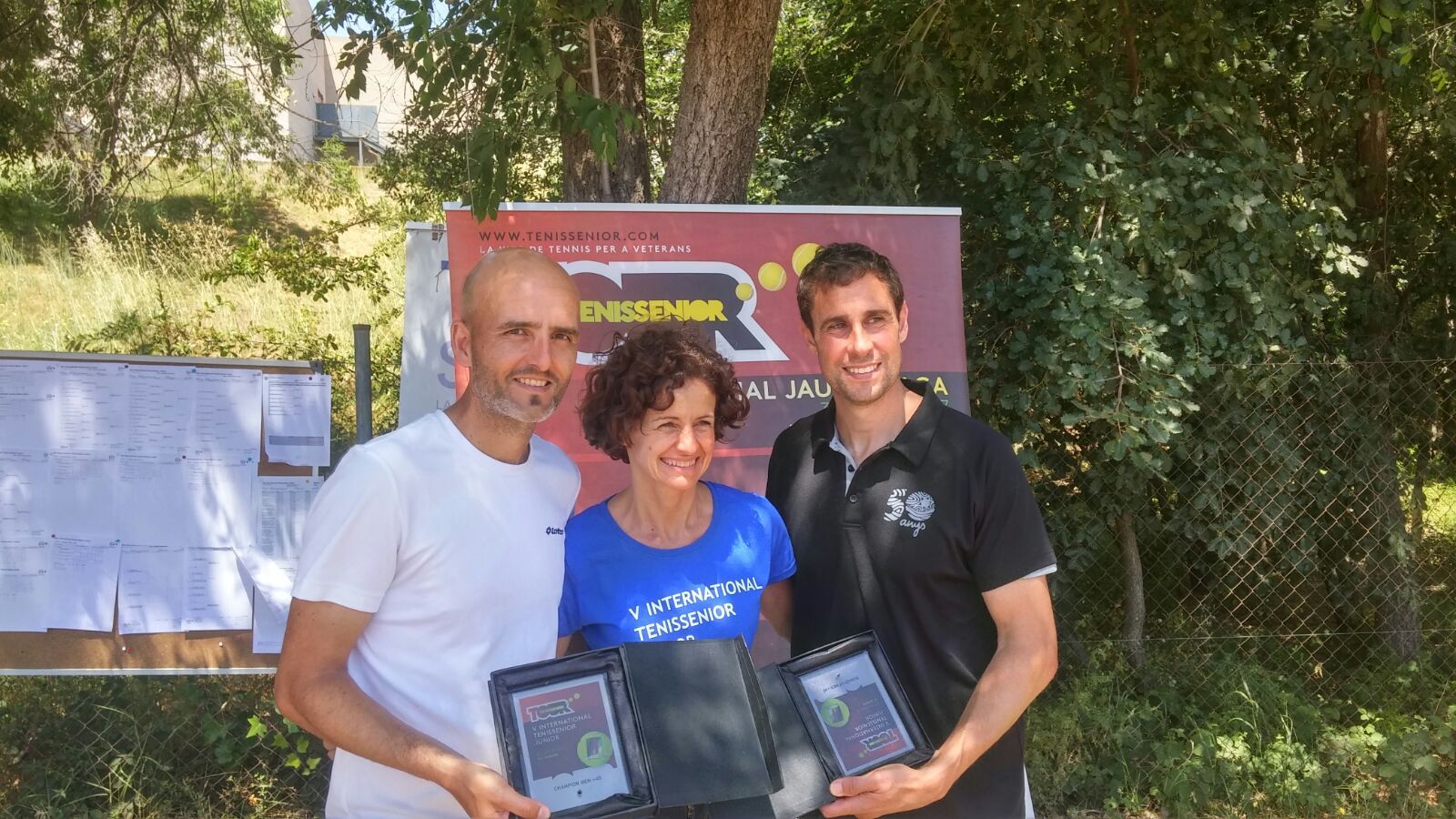 Tito Mas (Cons V50), campió, i Kiku Costa (V40), subcampió. FOTO: CTN Sant Cugat