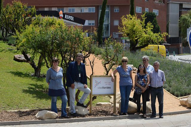 Paraira amb el jurat de Vila Florida i Jordi Torrijos, el cap del servei de Paisatge i Verd Urbà de l’Ajuntament, Jordi Torrijos FOTO: Localpres