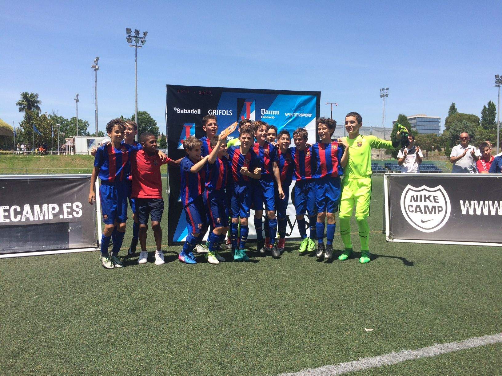 El FC Barcelona B, campió de l'11è Torneig Jaume Tubau de futbol-7 aleví. FOTO: Àlex López Puig