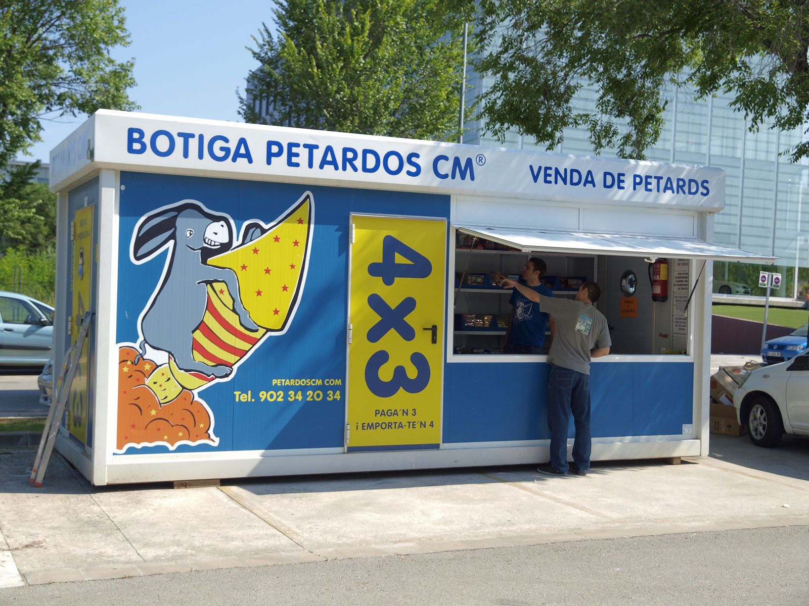 Les paradetes estaran obertes fins passat sant Pere FOTO: Artur Ribera 