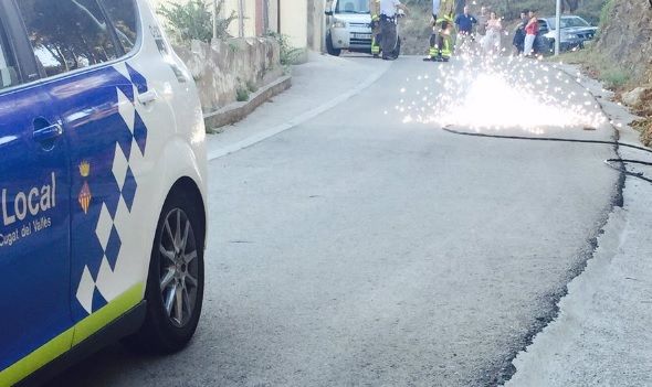 El cable caigua a les Planes, a Sant Cugat del Vallès FOTO: Policia Local